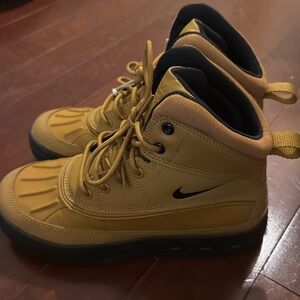 Boys Nike ACG Boots